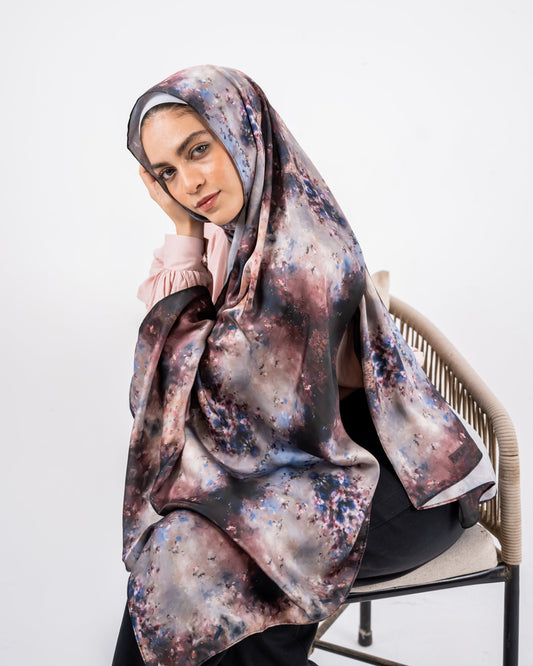 Dream shadows in satin