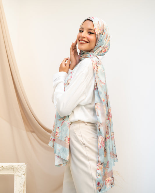 Tinted Fayrouz in satin