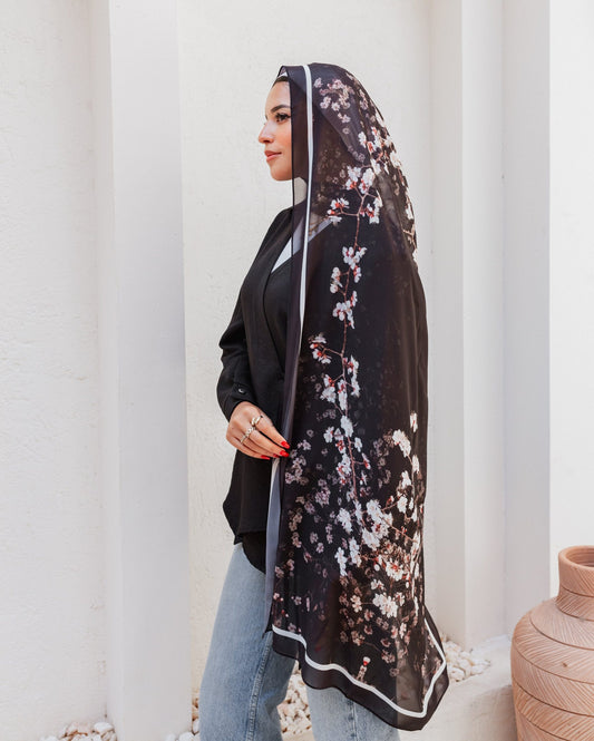 Nude shadows in chiffon 🖤