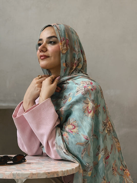 Tinted Fayrouz in Modal